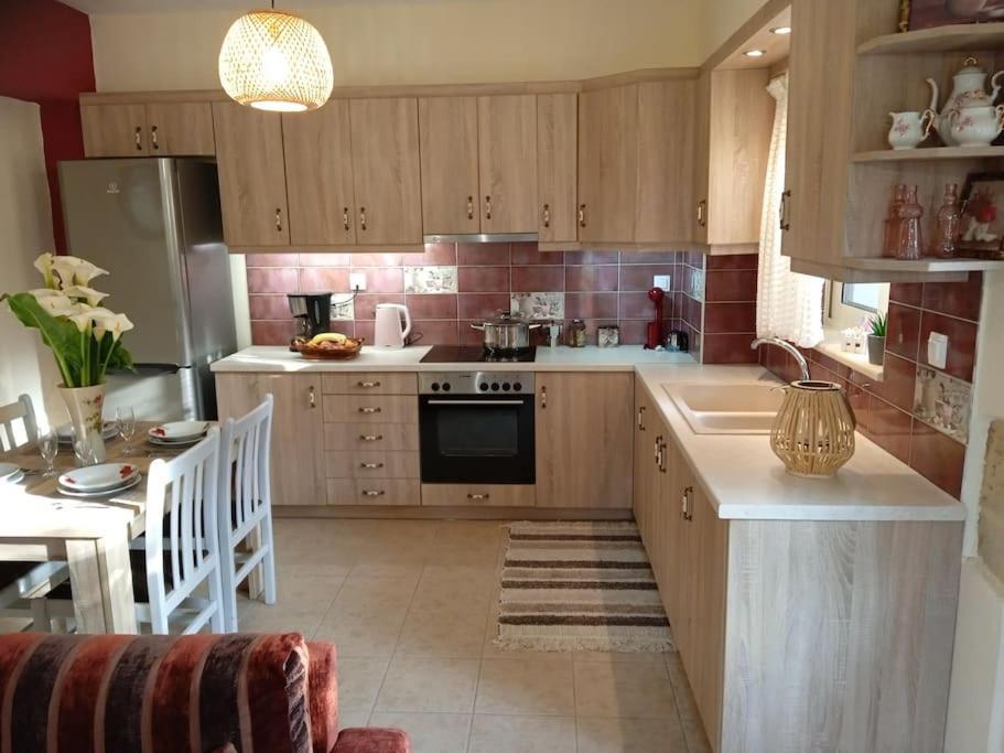 Thea'S Country House Aryiroúpolis Dış mekan fotoğraf